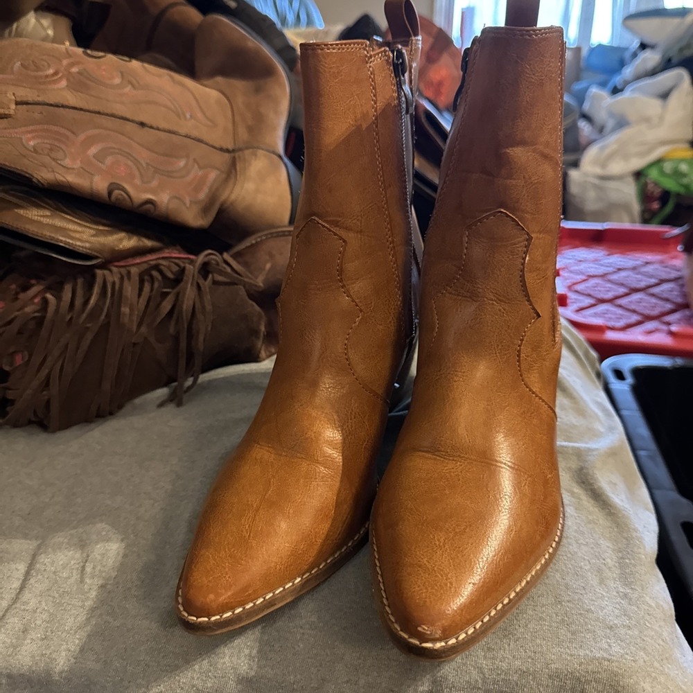 Beast Fashion tan Classic Western Boots size‎ 7.5